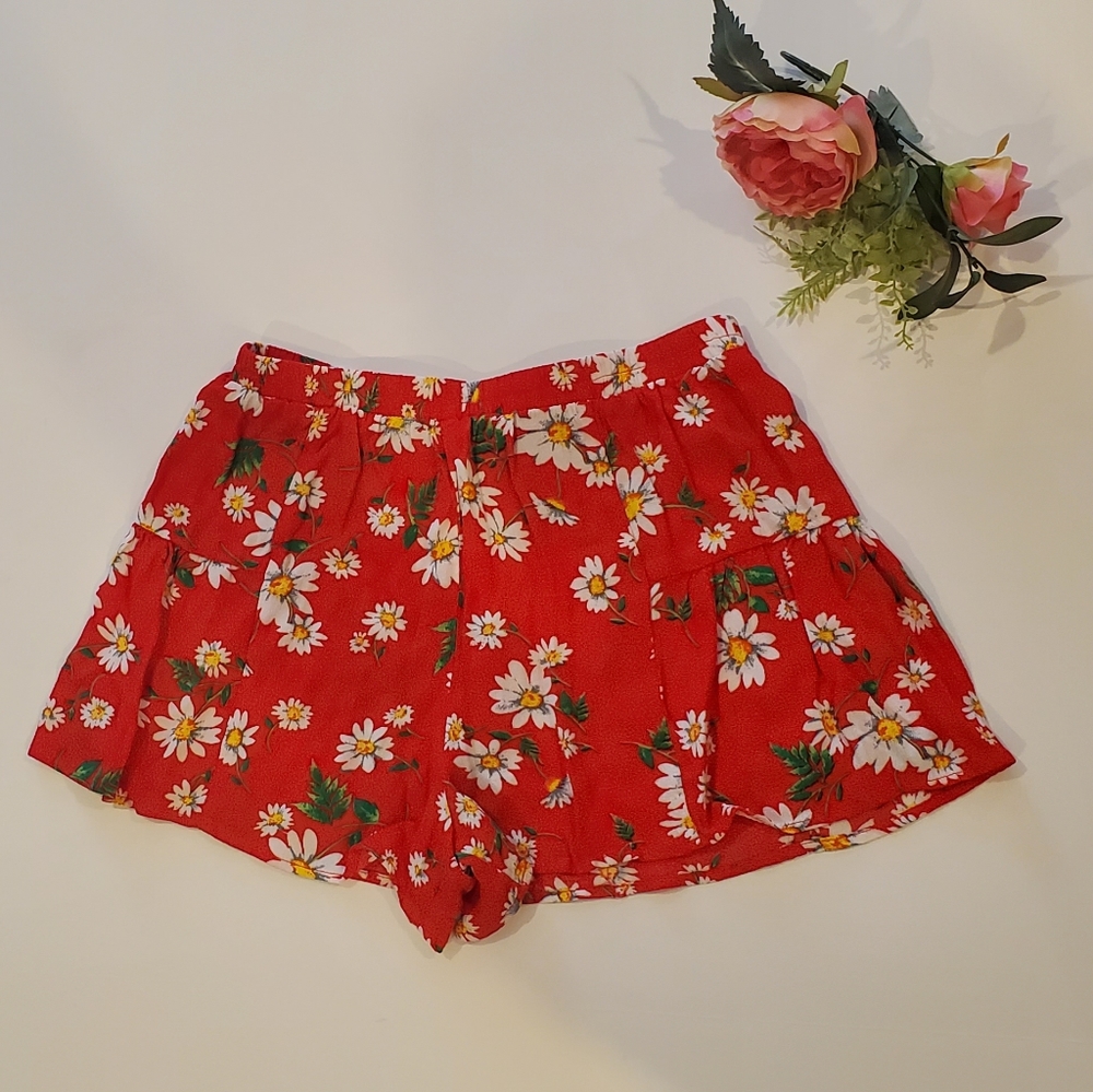 Forever 21 Floral Red Shorts Size Small